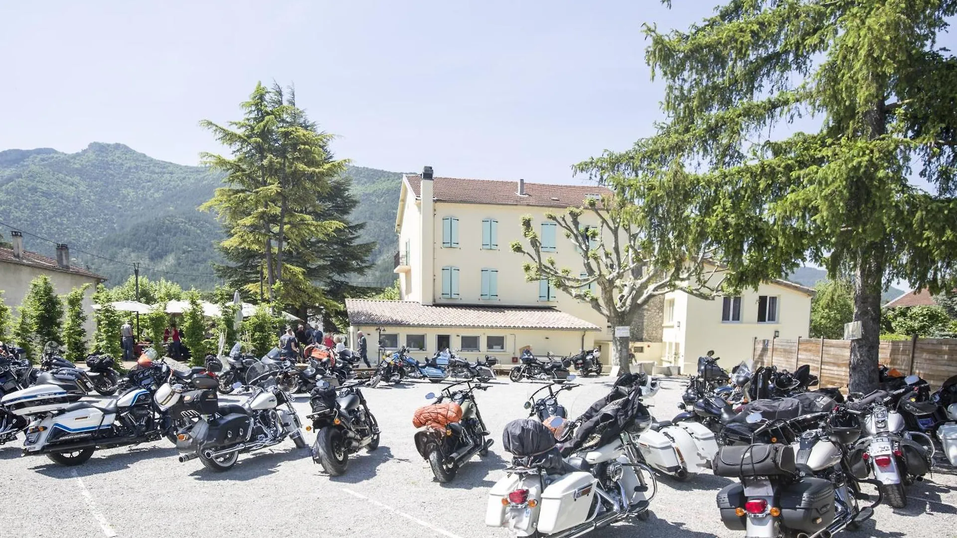 Logis Hotel & Restaurant Le Carnot Die 2*,